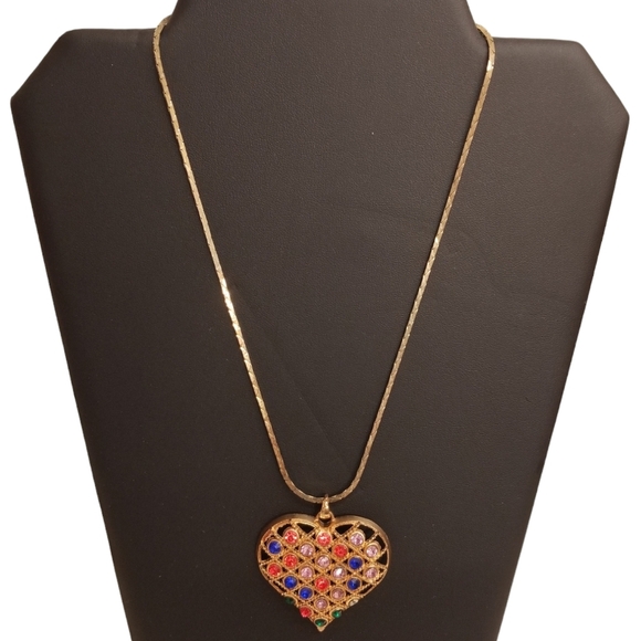 VINTAGE GOLDTONED NECKLACE WITH MULTICOLORED RHINESTONE HEART PENDANT - Picture 1 of 4